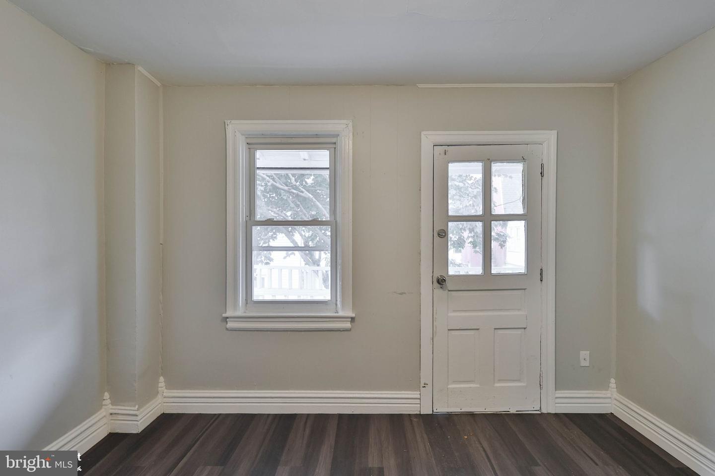 230 N Nagle St Property Photo 26
