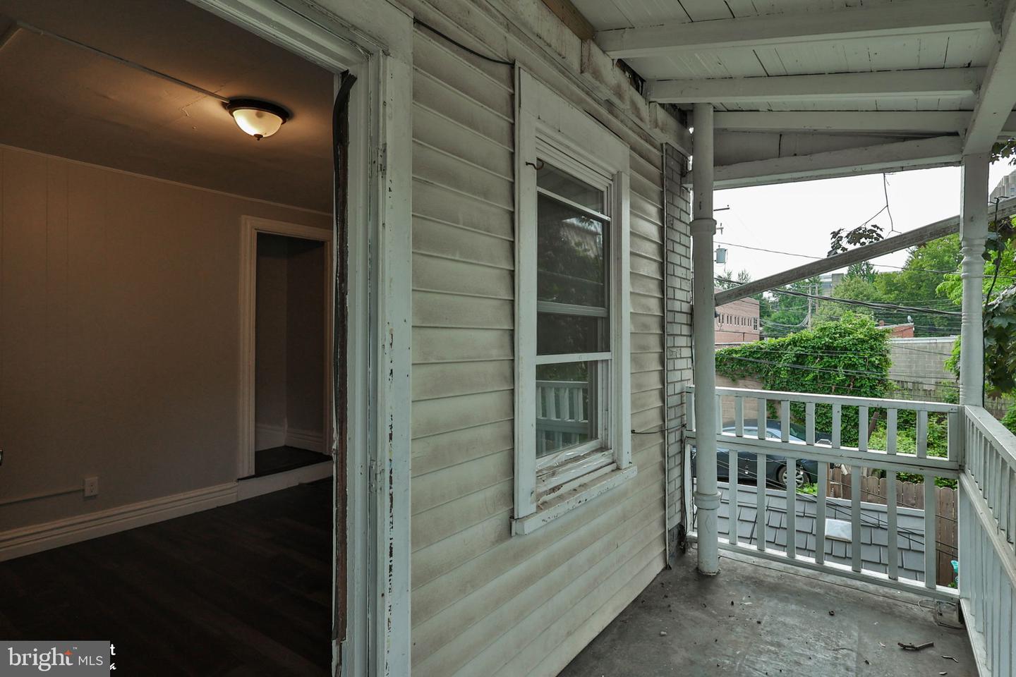 230 N Nagle St Property Photo 31