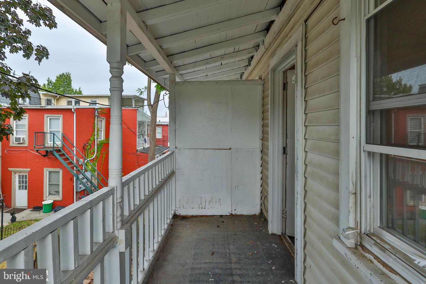 230 N Nagle St Property Photo 32