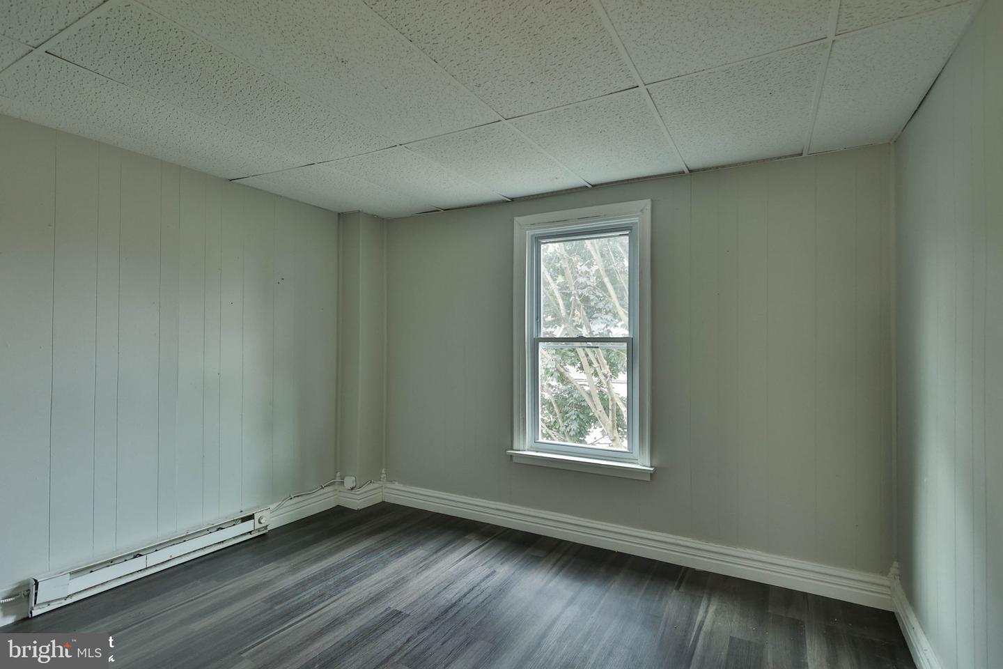 230 N Nagle St Property Photo 40