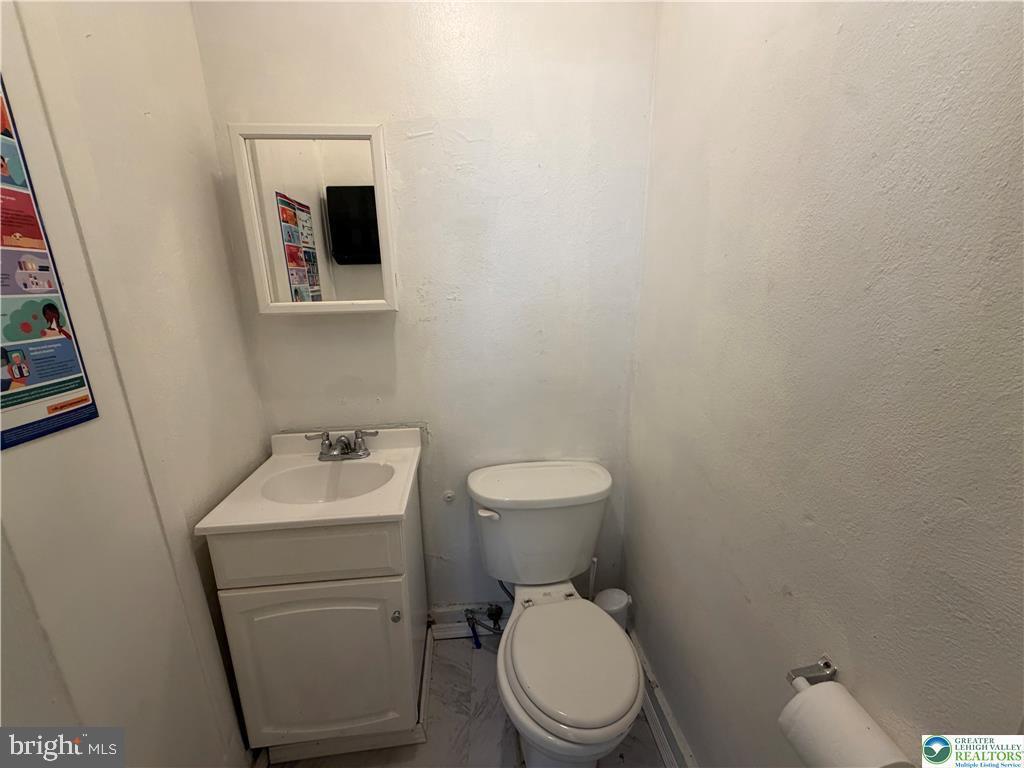347 N 8th St Property Photo 32