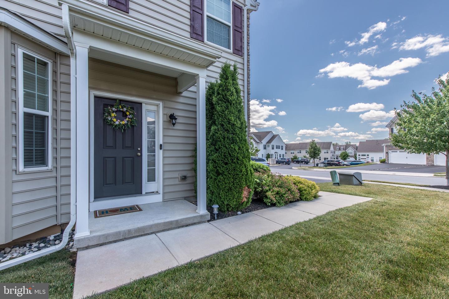 4606 Woodbrush Way Property Photo 4