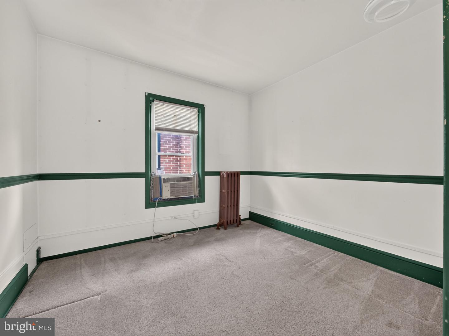 121 E Elm St Property Photo 22
