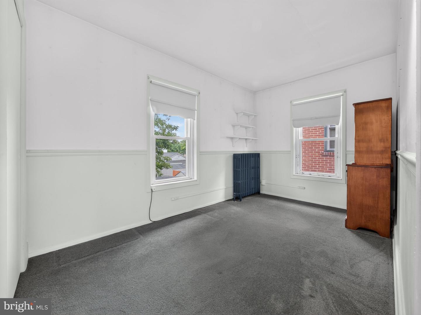 121 E Elm St Property Photo 23