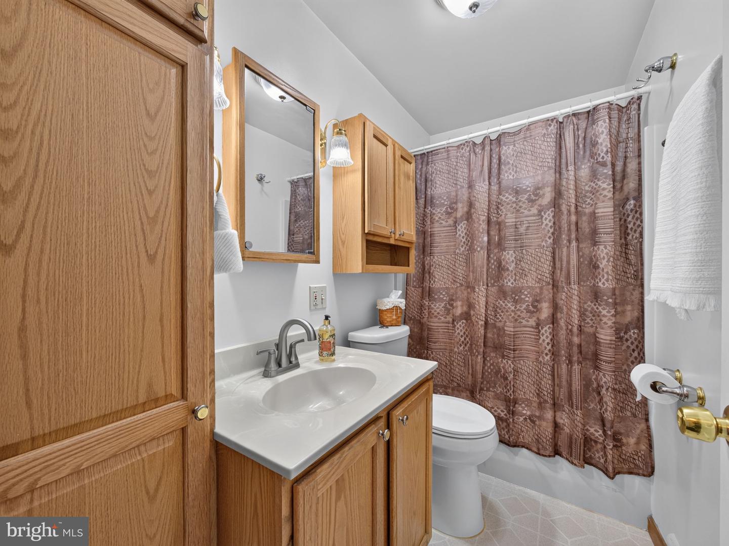 121 E Elm St Property Photo 24