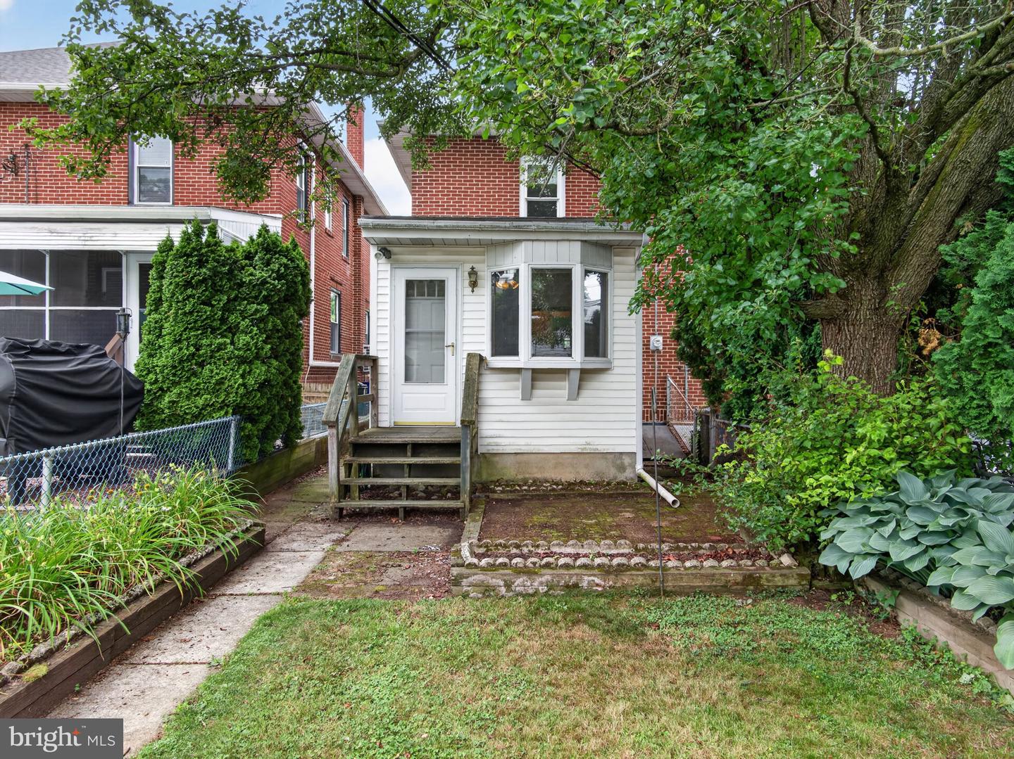 121 E Elm St Property Photo 29