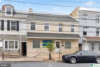 449 W Linden St Property Photo 3