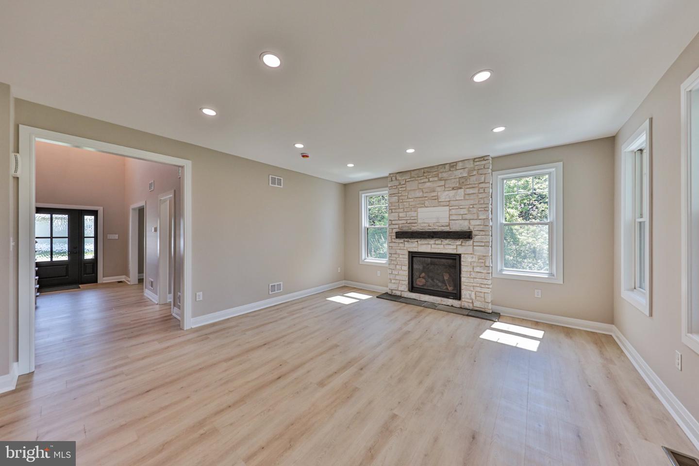 4740 Hillcrest Ln Property Photo 14