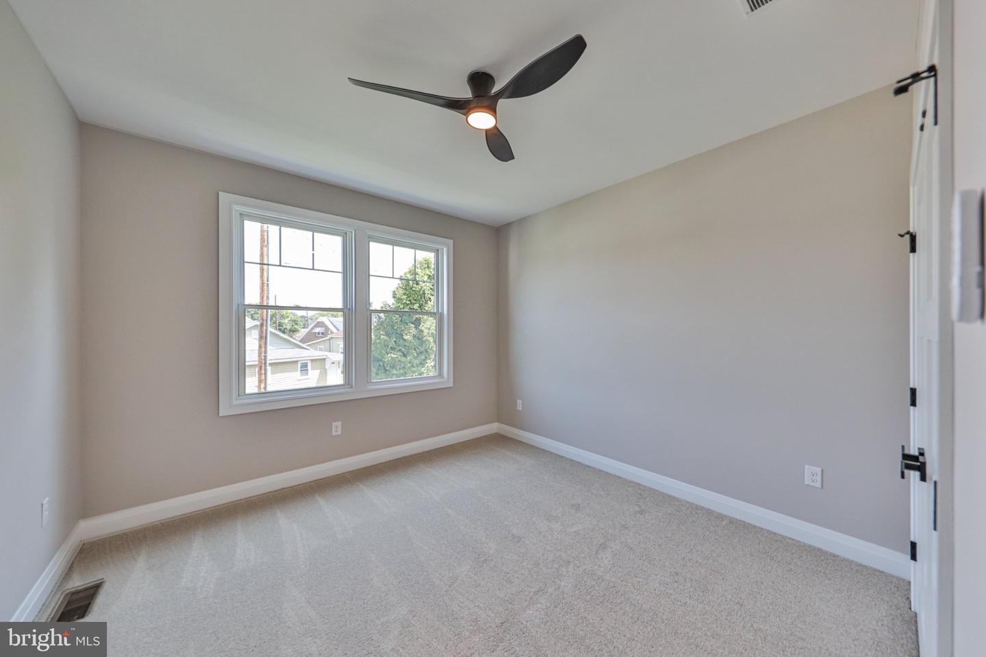 4740 Hillcrest Ln Property Photo 29