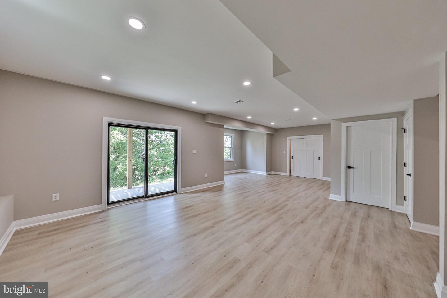 4740 Hillcrest Ln Property Photo 33