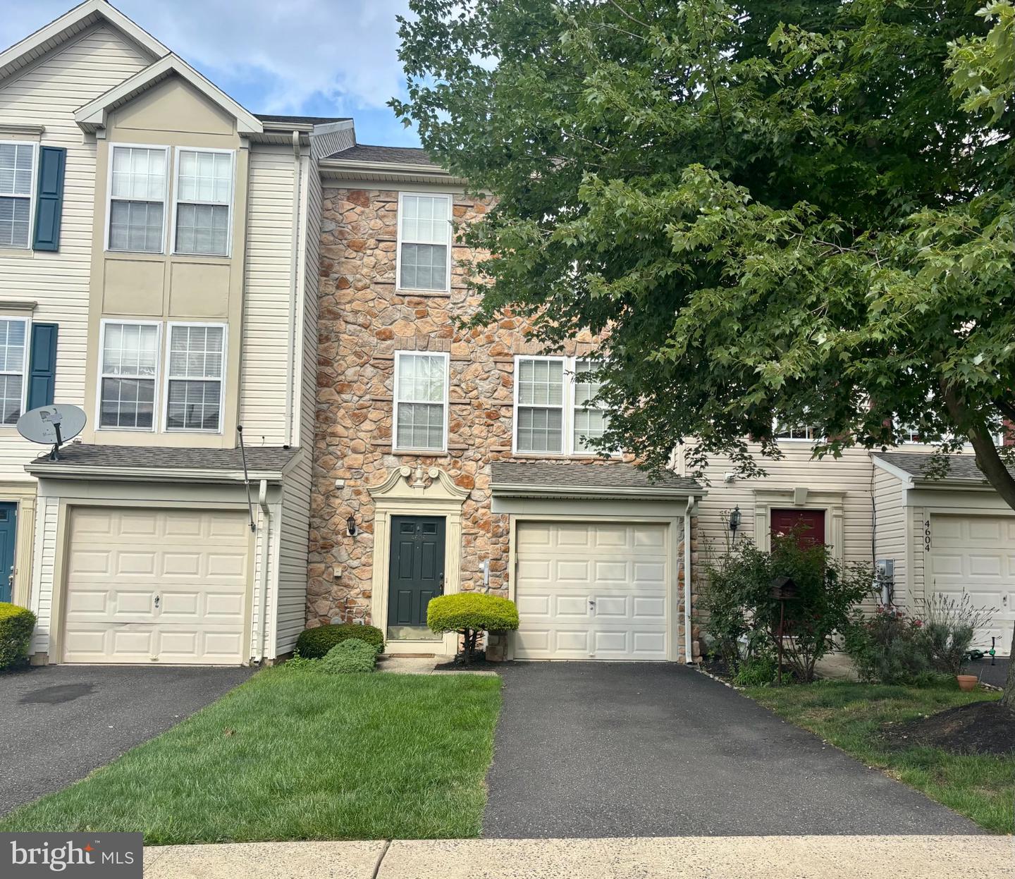 4606 Jasmine Dr Property Photo 2