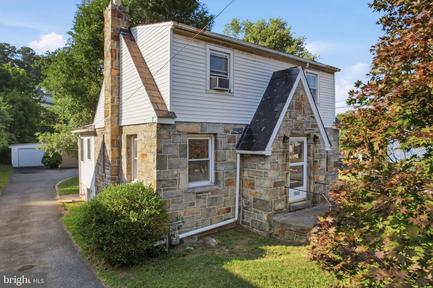 1665 Broadway Property Photo 1