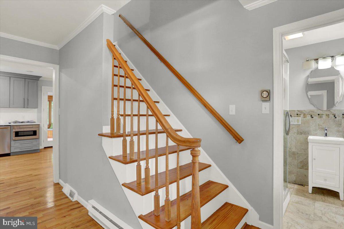 214 Burrell Blvd Property Photo 10