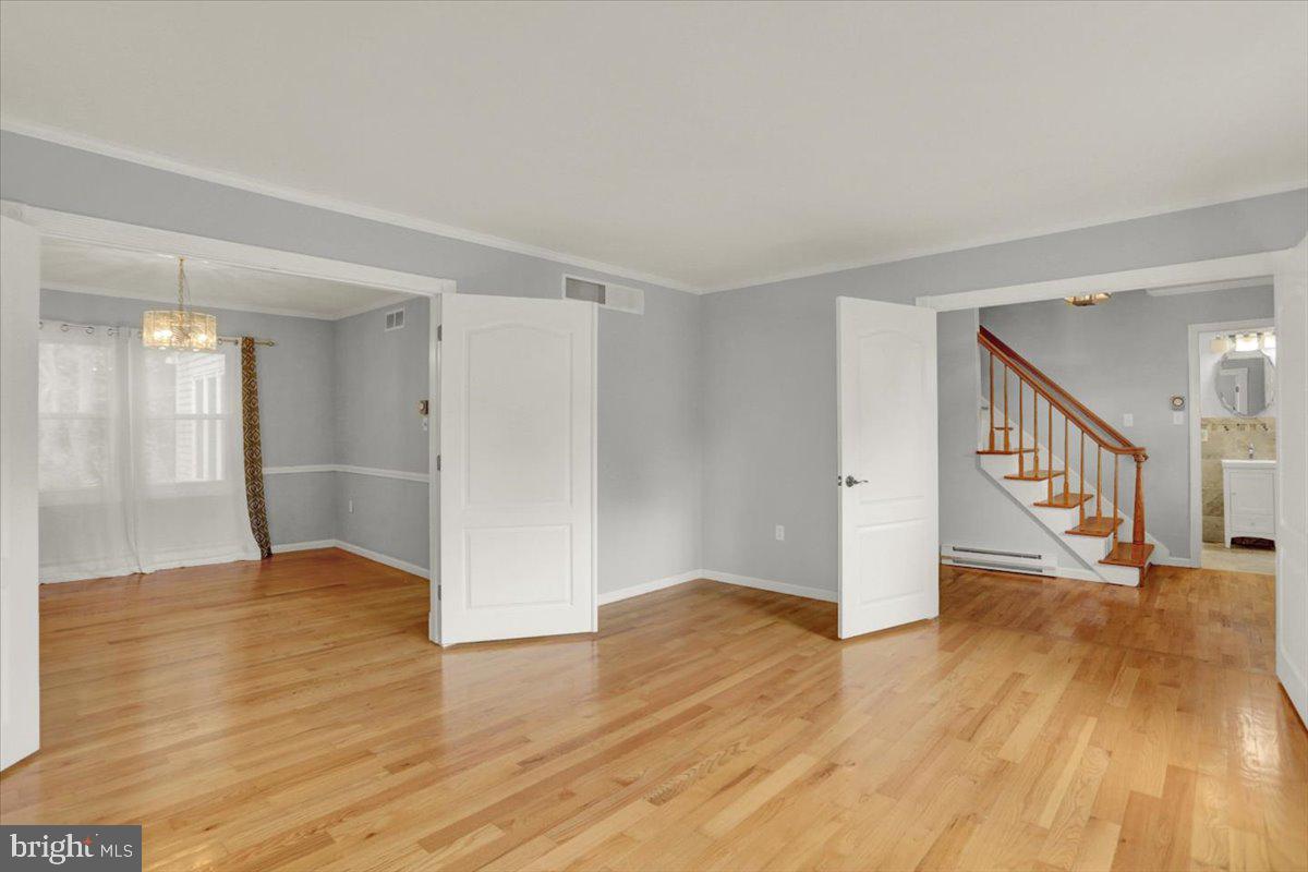 214 Burrell Blvd Property Photo 12