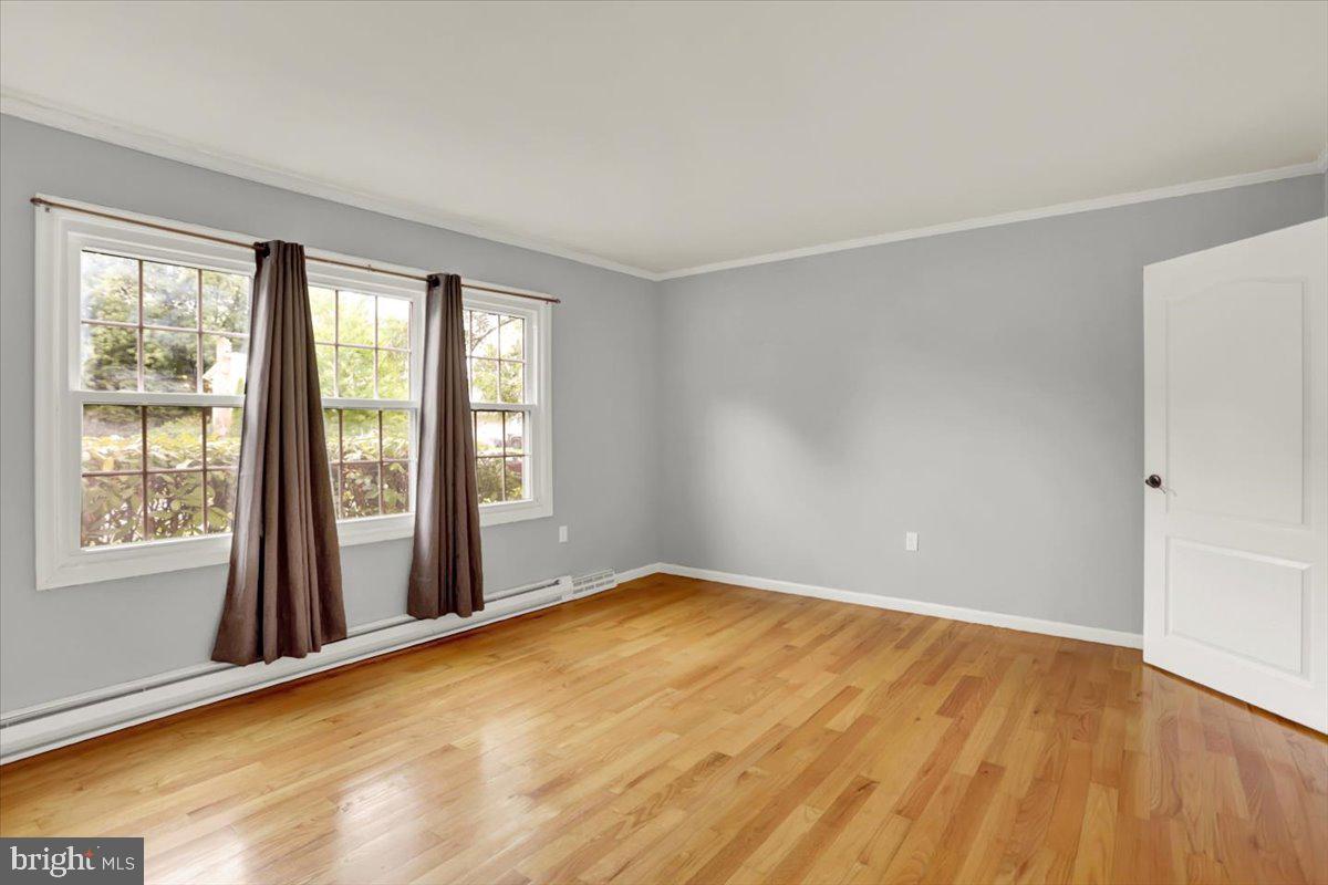 214 Burrell Blvd Property Photo 13