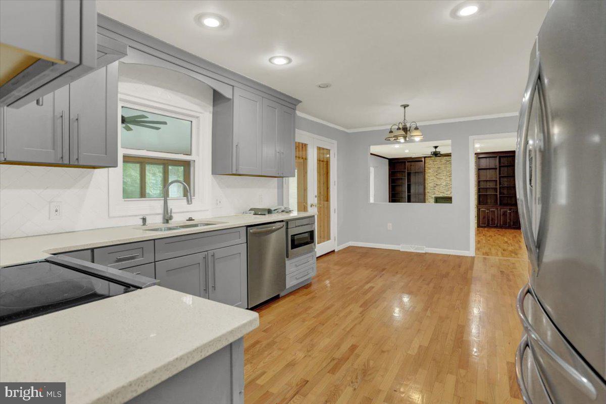 214 Burrell Blvd Property Photo 16
