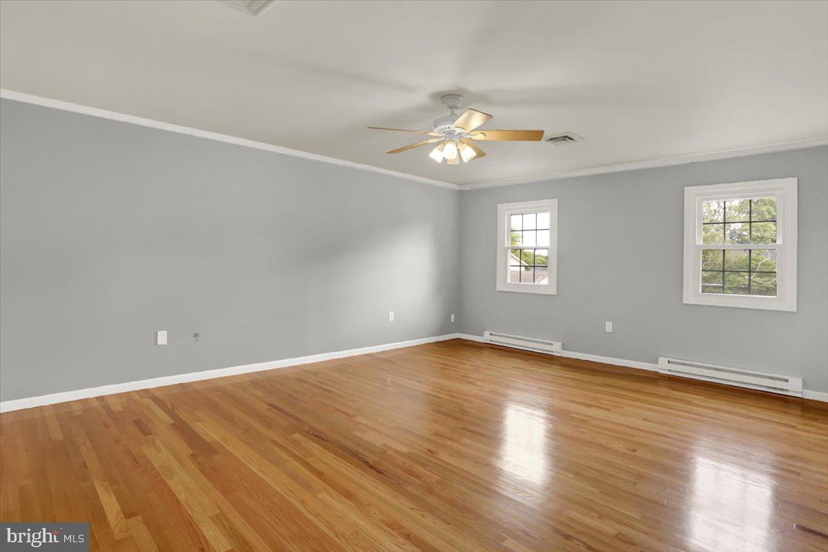 214 Burrell Blvd Property Photo 29