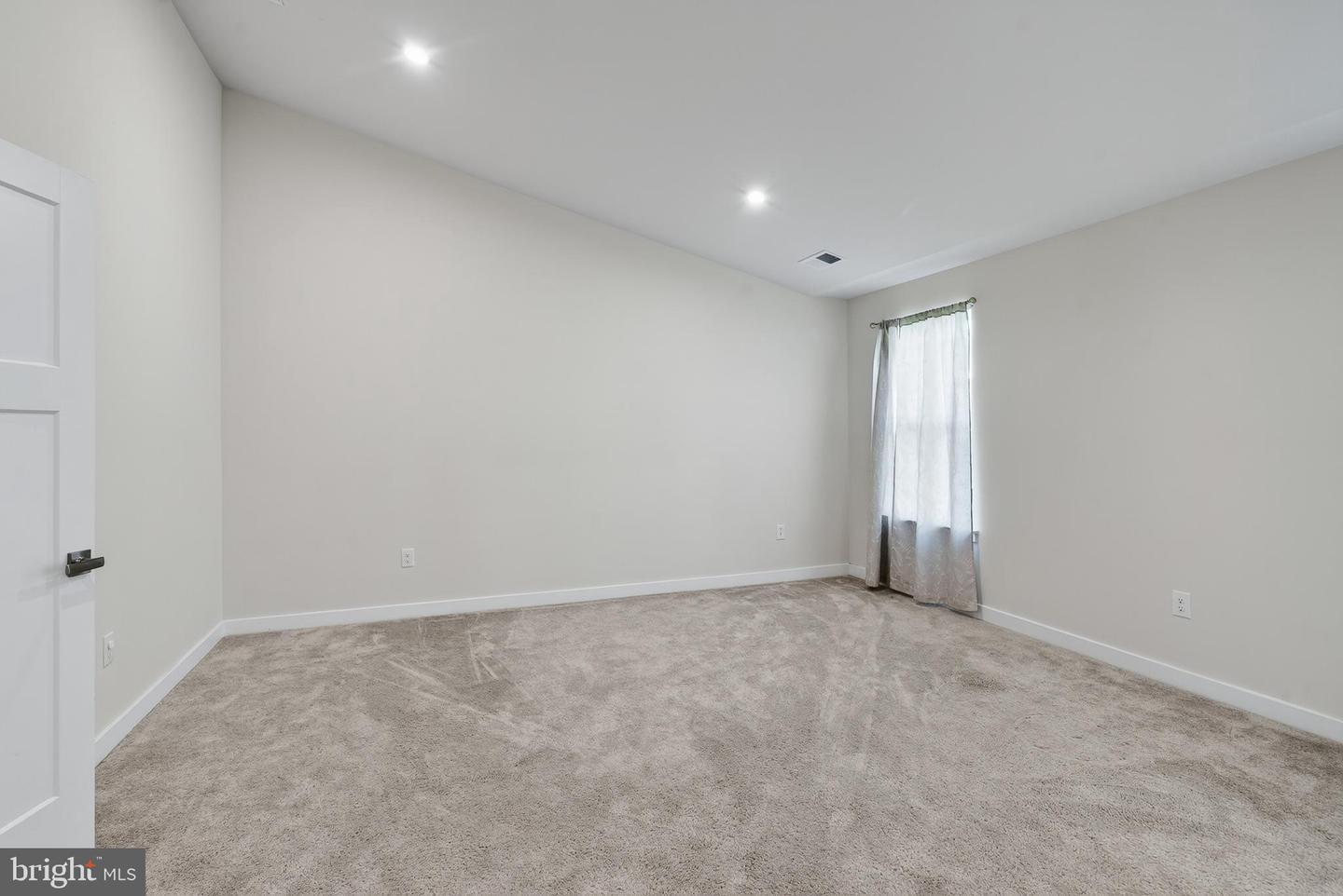 1047 Watson Ct Property Photo 22