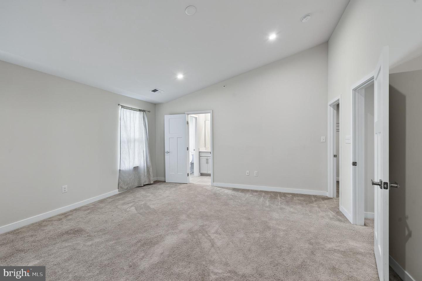 1047 Watson Ct Property Photo 23