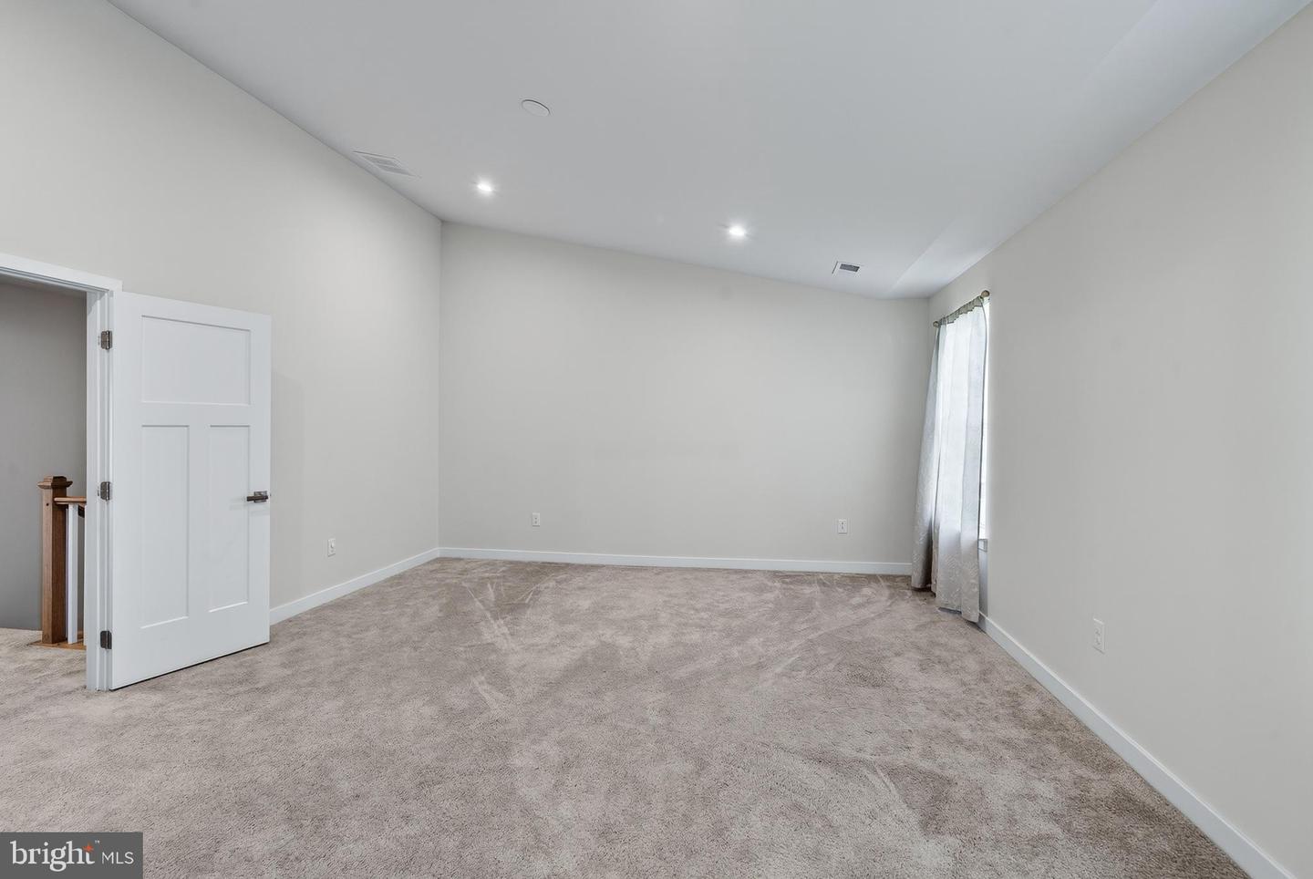 1047 Watson Ct Property Photo 24
