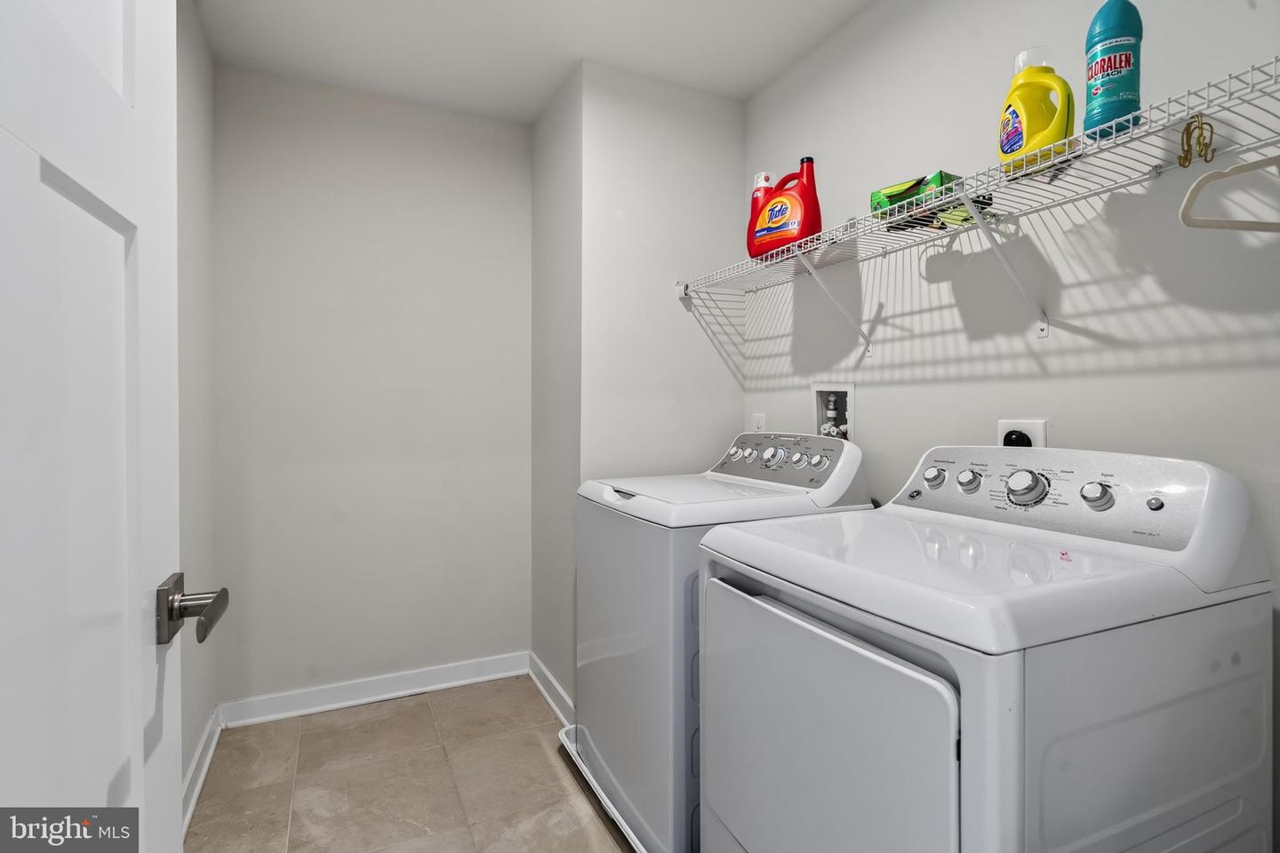 1047 Watson Ct Property Photo 30