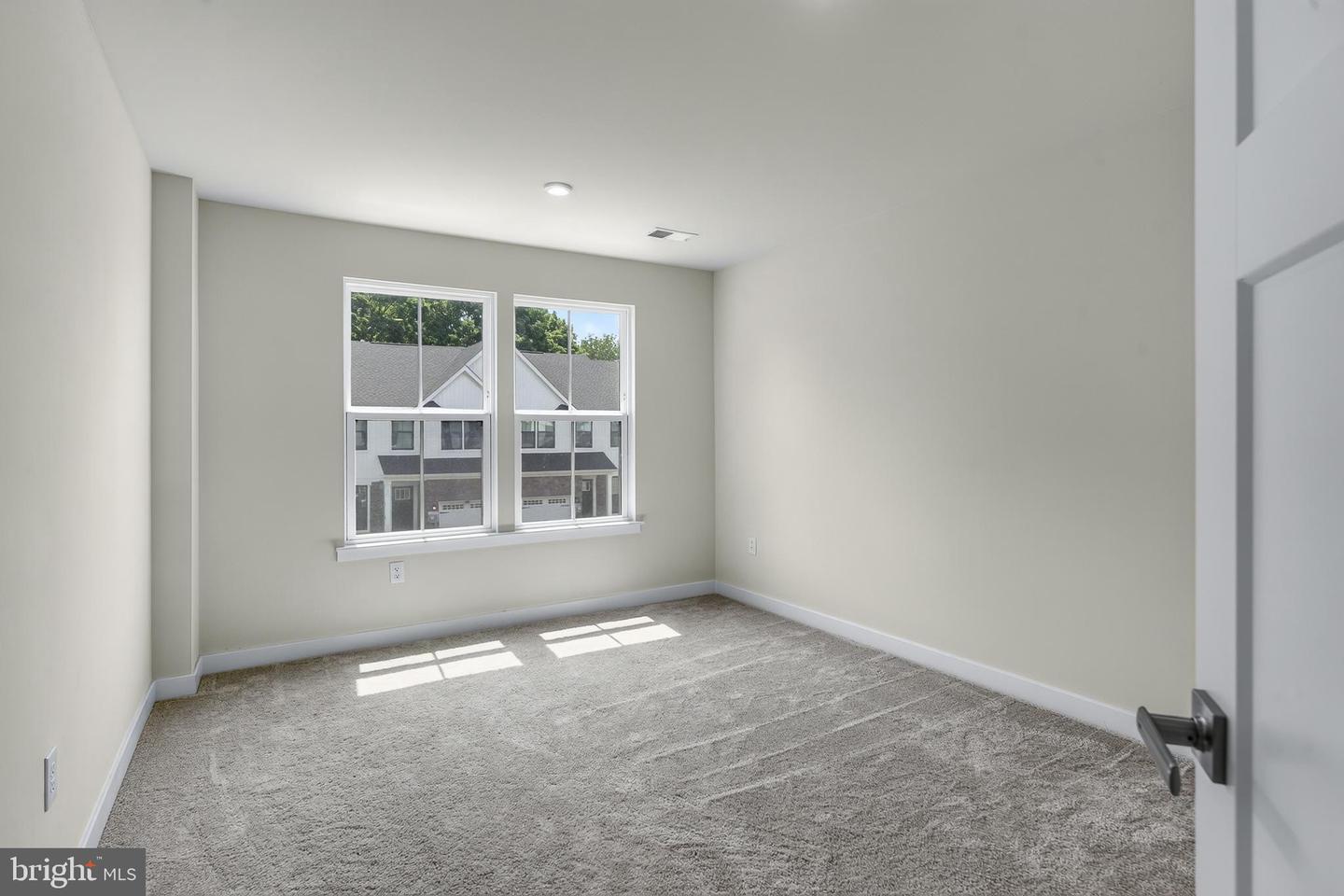 1047 Watson Ct Property Photo 32