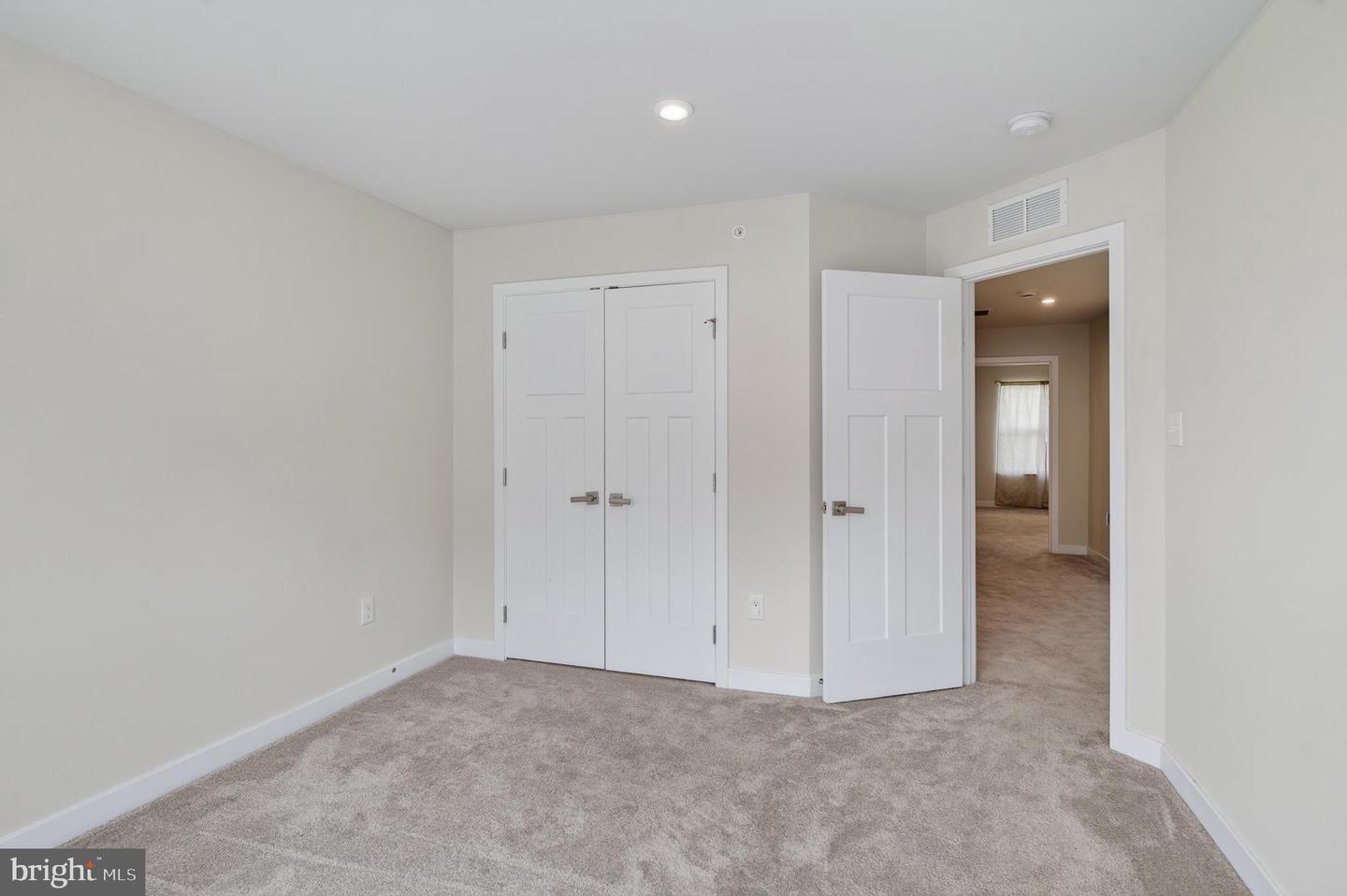1047 Watson Ct Property Photo 33