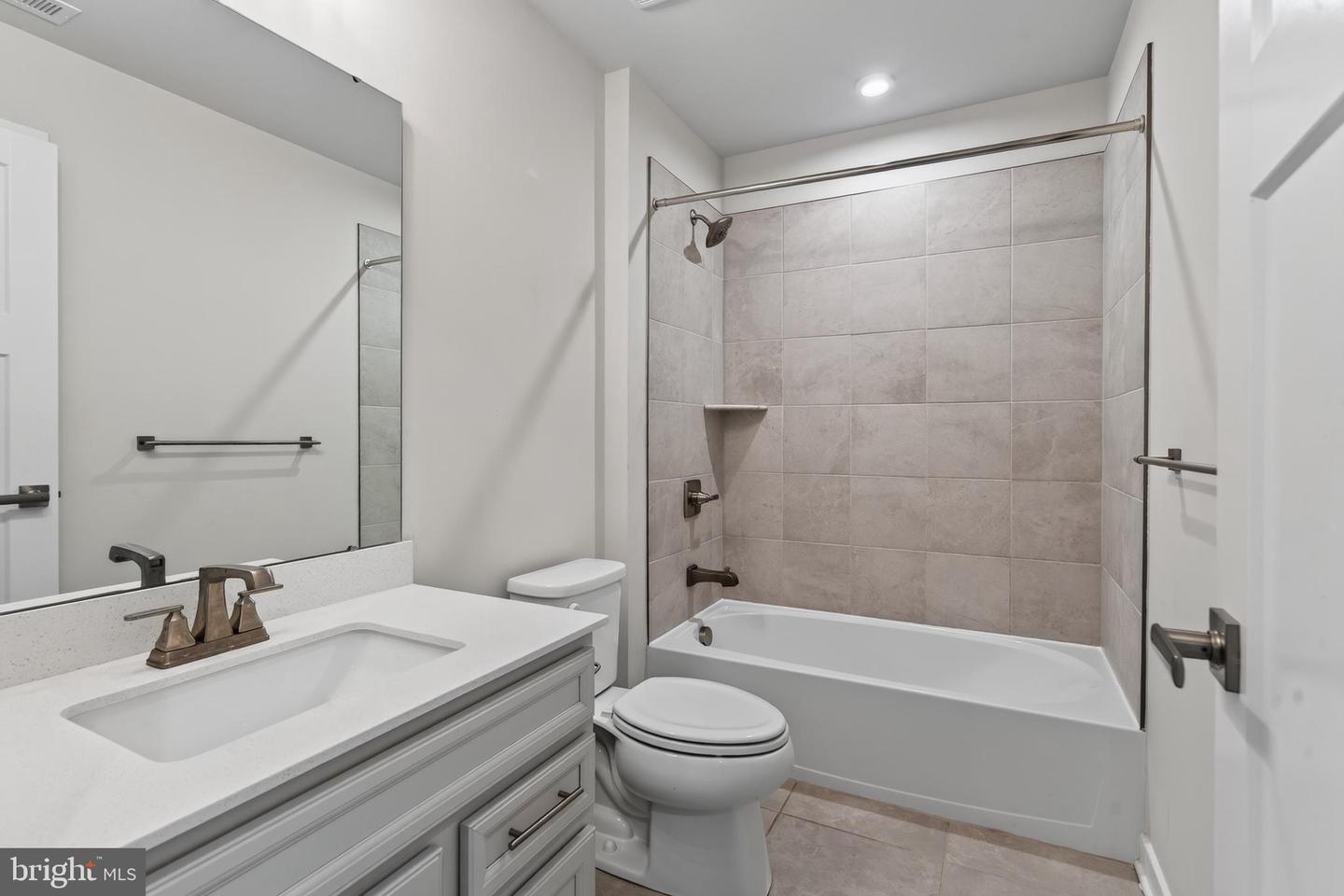 1047 Watson Ct Property Photo 34