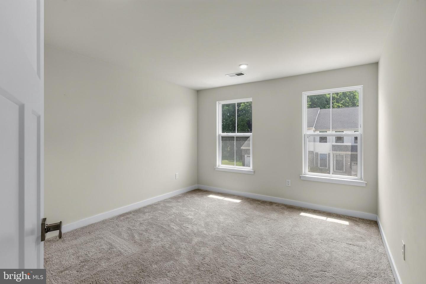 1047 Watson Ct Property Photo 35