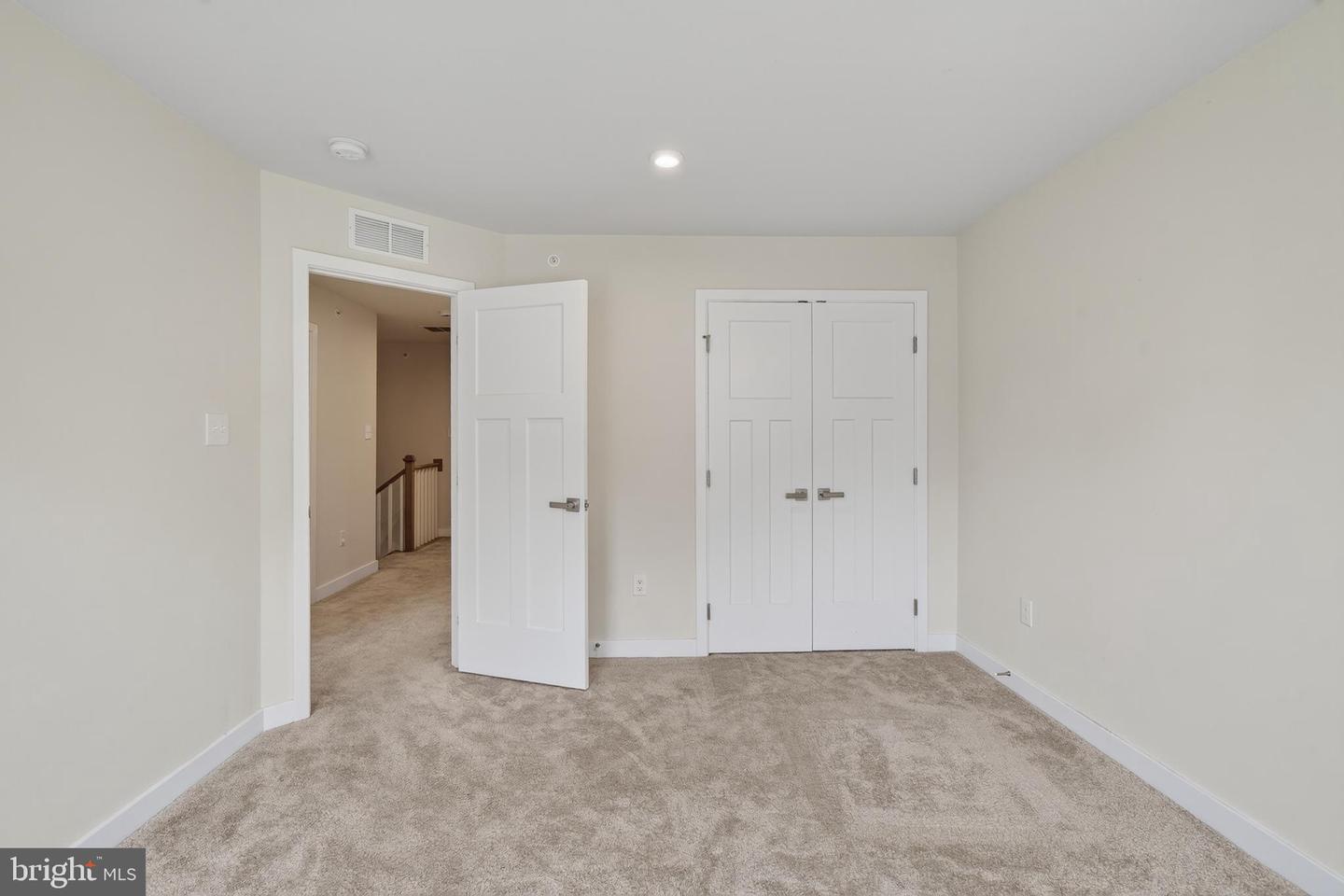 1047 Watson Ct Property Photo 36