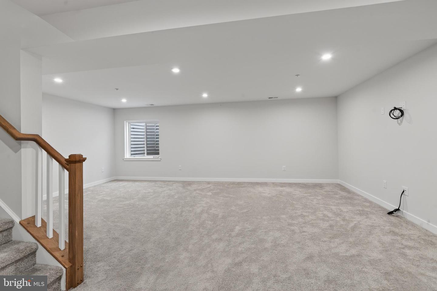 1047 Watson Ct Property Photo 37
