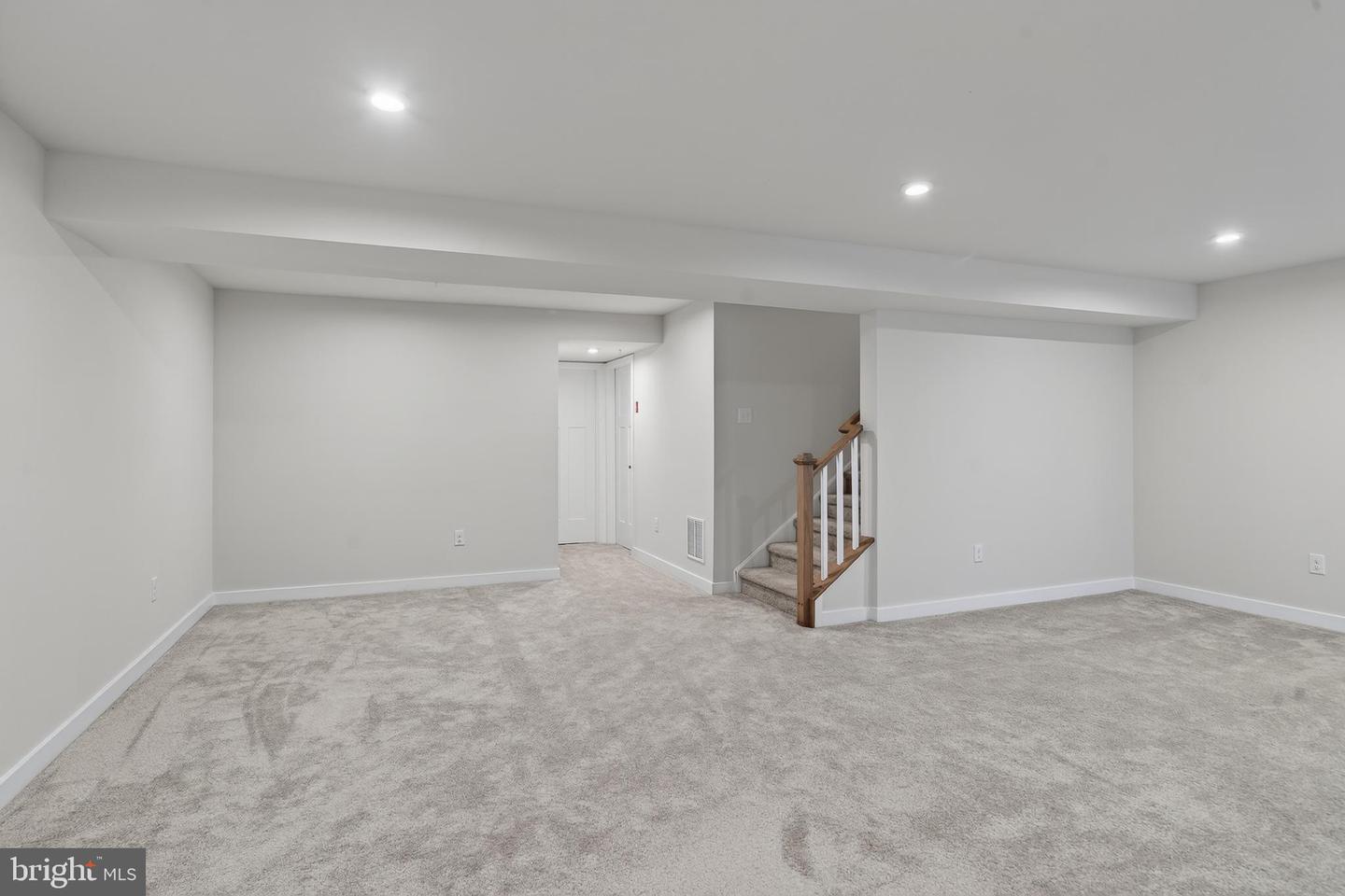 1047 Watson Ct Property Photo 39