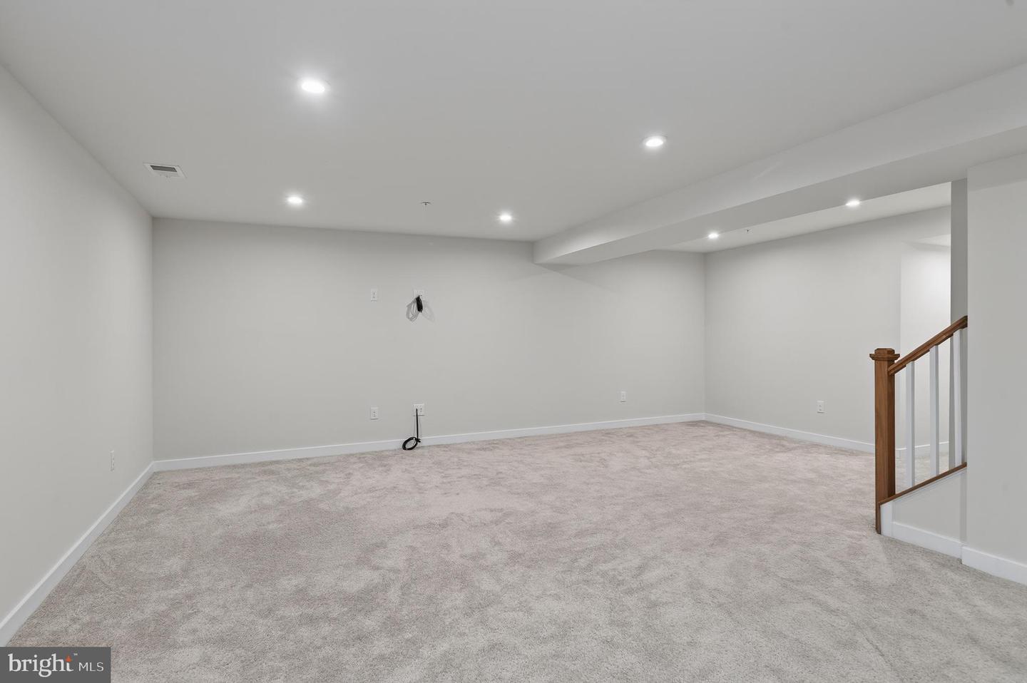 1047 Watson Ct Property Photo 40