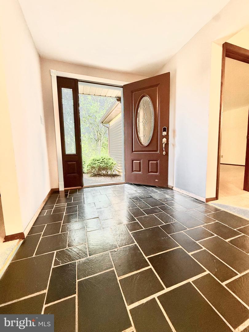 5770 Sun Valley Run Property Photo 11
