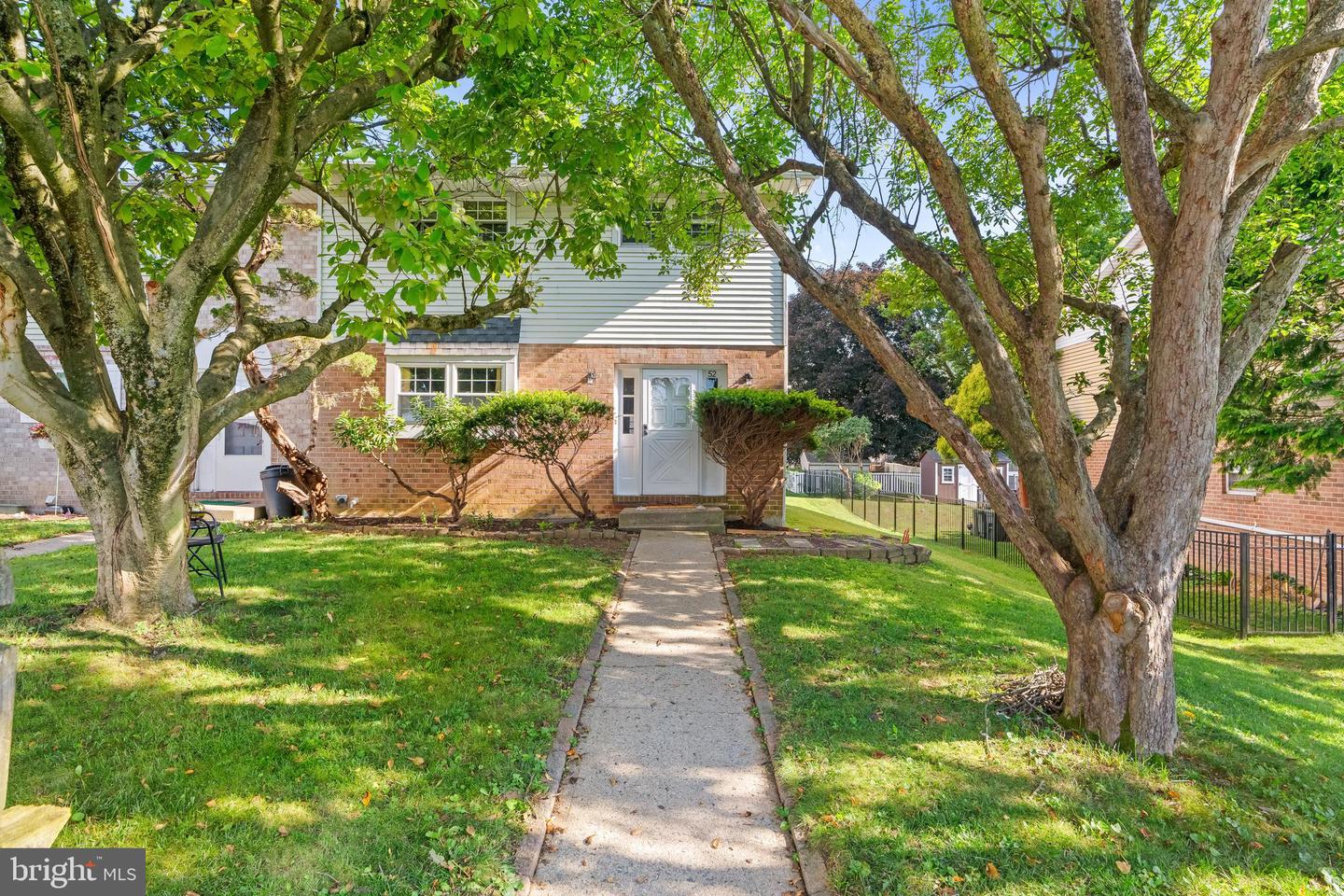 52 Willow St Property Photo 2
