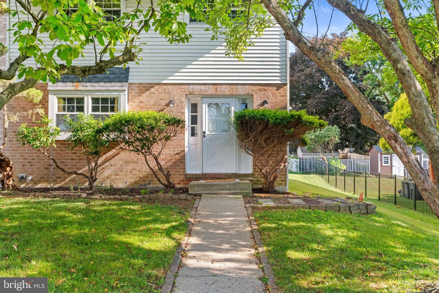 52 Willow St Property Photo 3