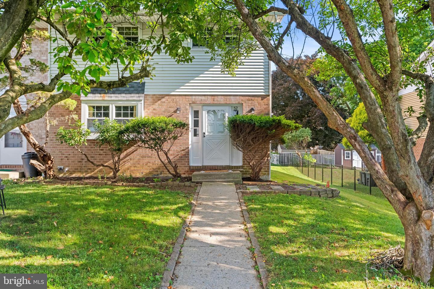 52 Willow St Property Photo 4