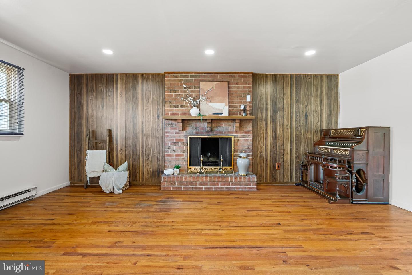 52 Willow St Property Photo 8
