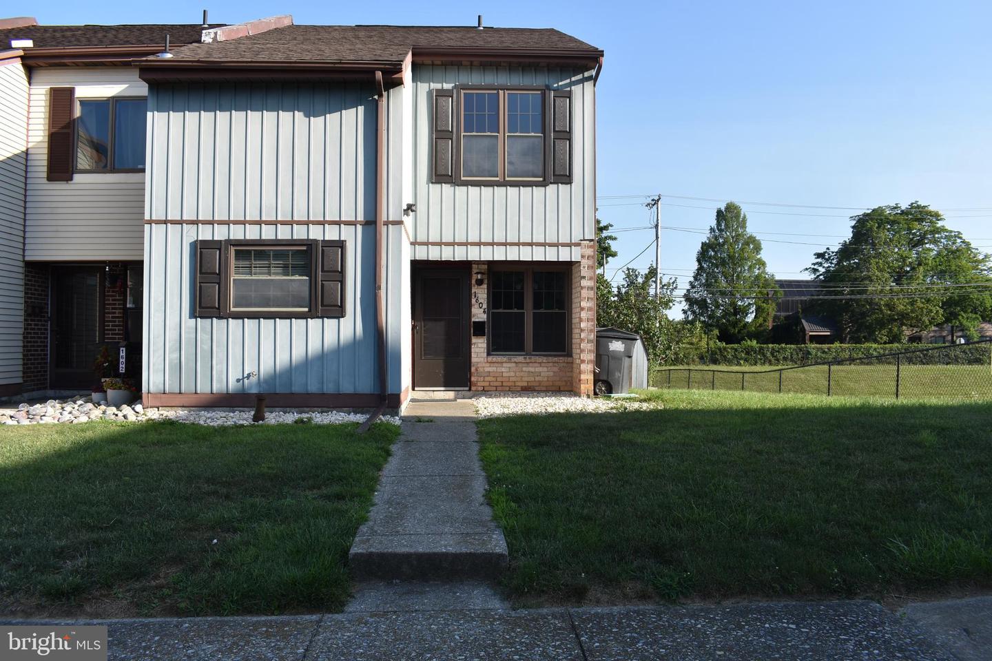 1604 SHENANDOAH CT Property Photo 1