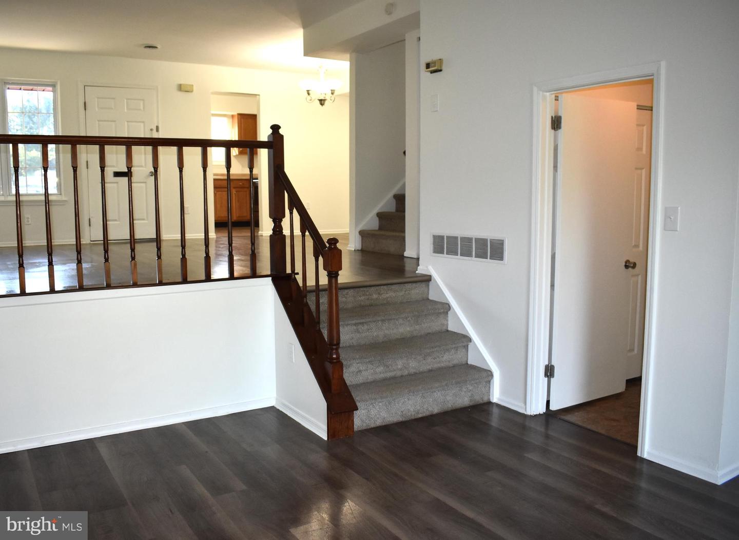 1604 Shenandoah Ct Property Photo 5