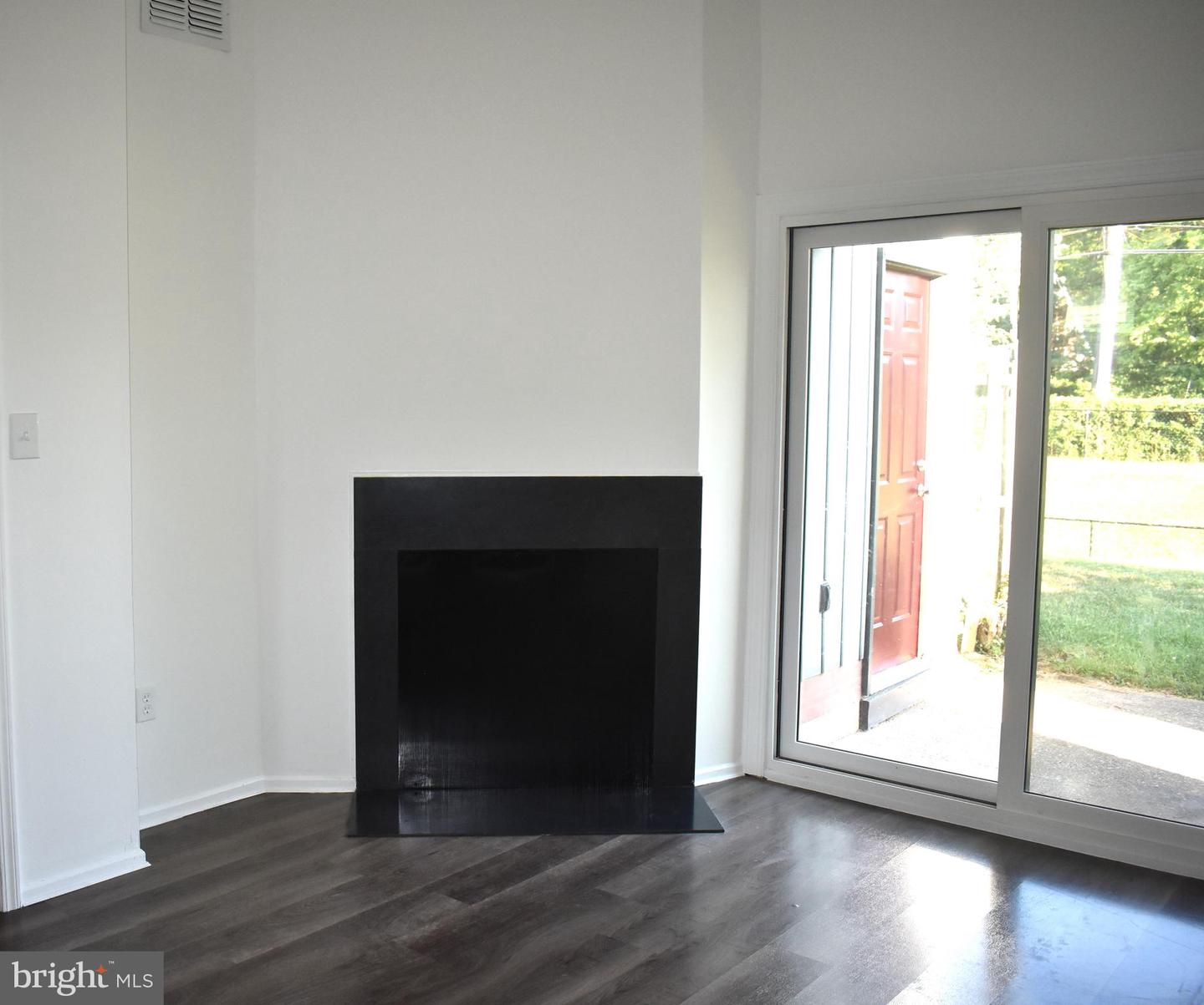 1604 Shenandoah Ct Property Photo 6