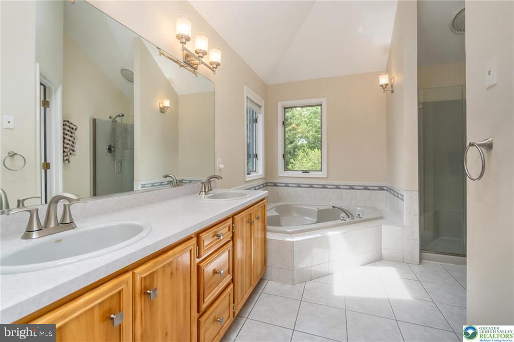 2165 Beechwood St Property Photo 20