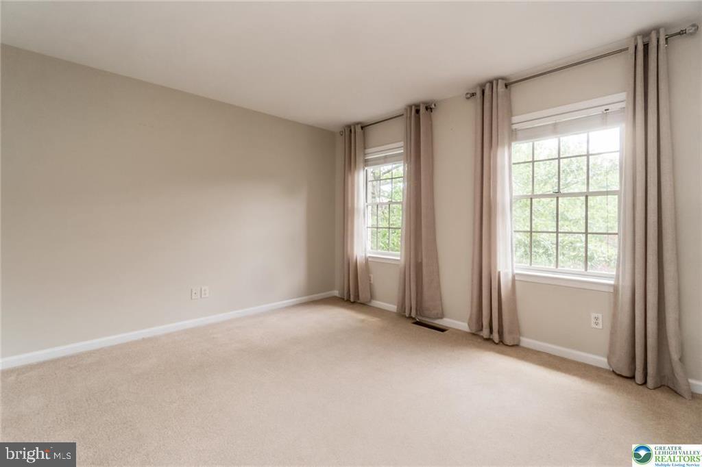 2165 Beechwood St Property Photo 23