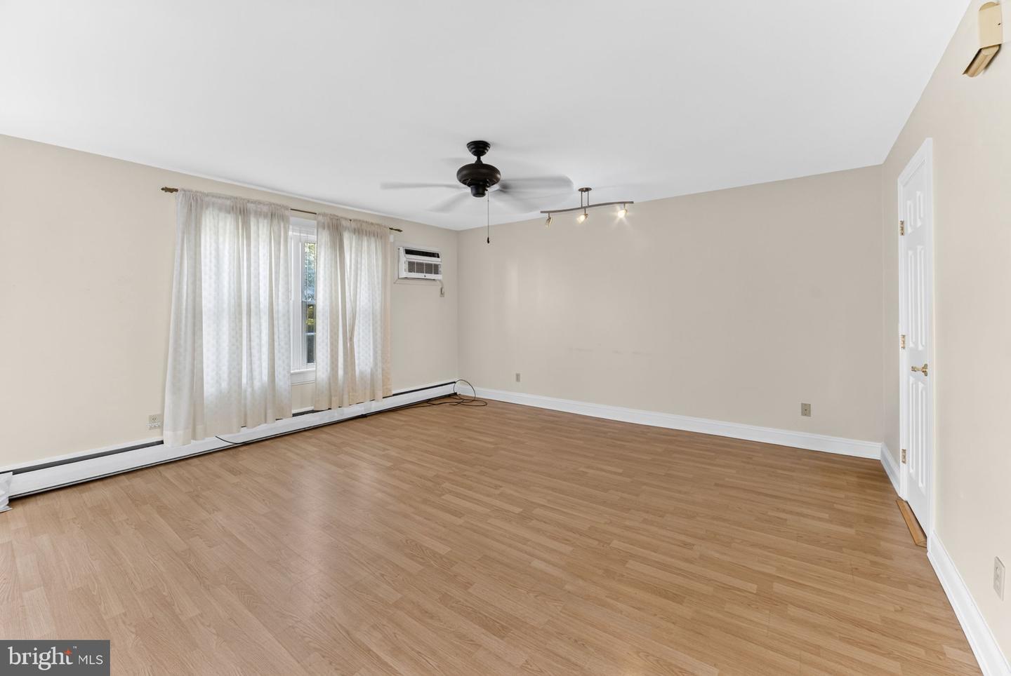 1349 Stanford Rd Property Photo 5