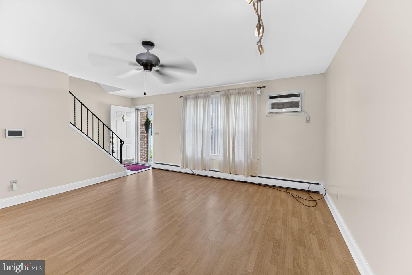 1349 Stanford Rd Property Photo 6