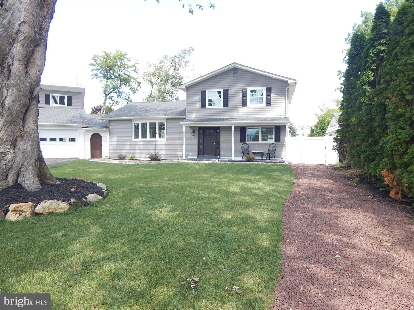 5833 Hill Dr Property Photo 3