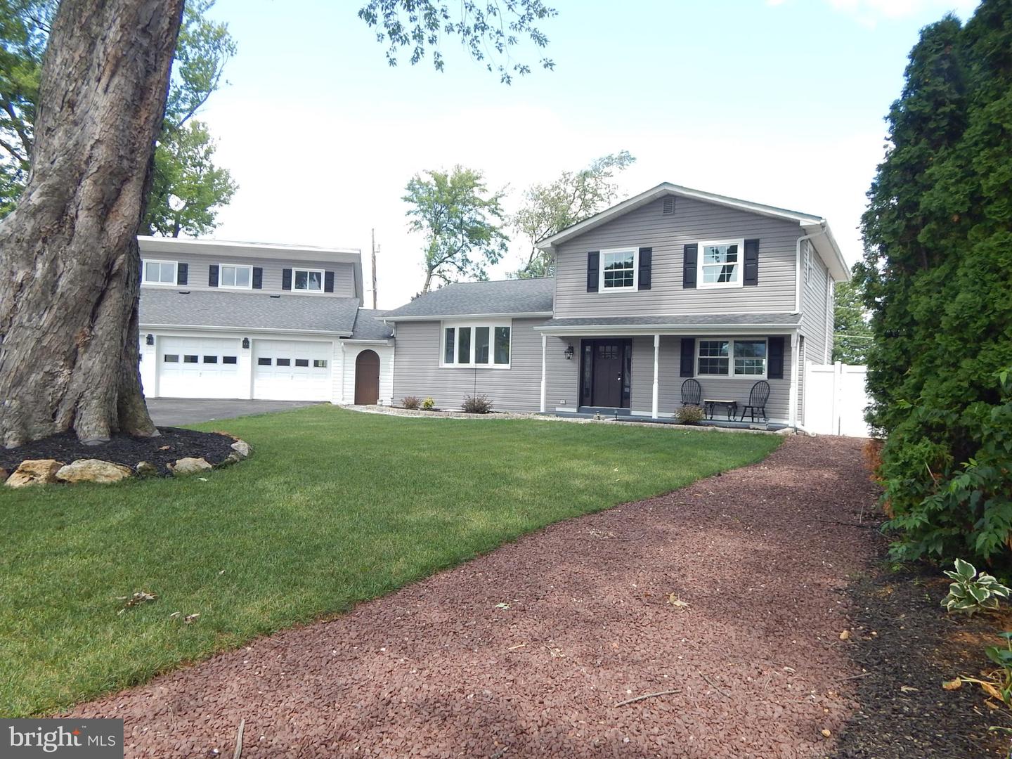5833 Hill Dr Property Photo 4