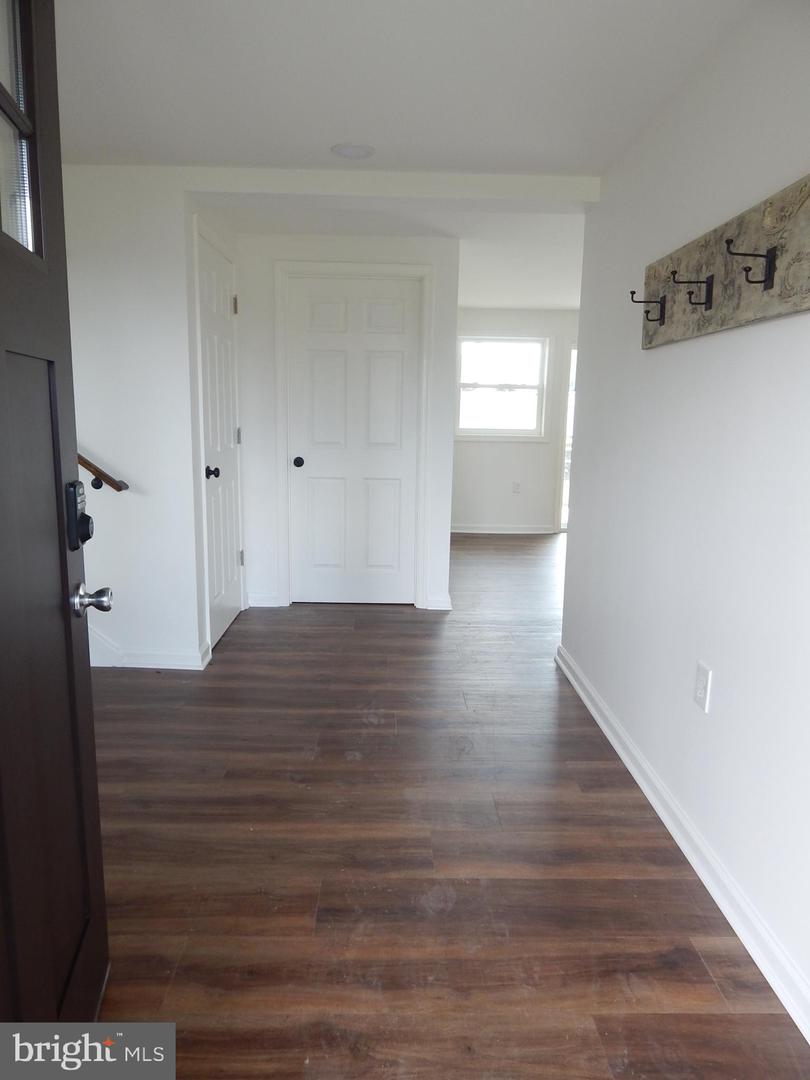 5833 Hill Dr Property Photo 7