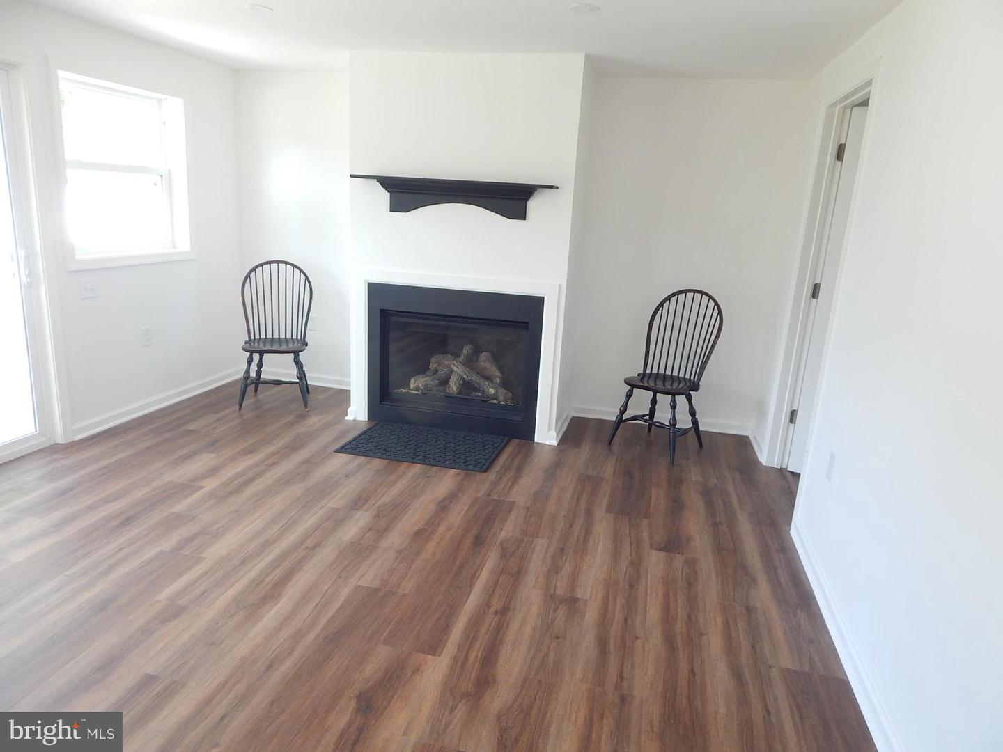 5833 Hill Dr Property Photo 8