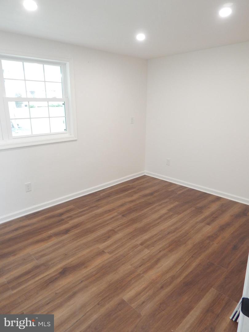 5833 Hill Dr Property Photo 10